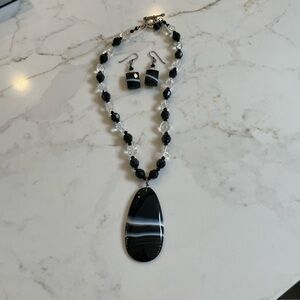 Beautiful fashion jewelry set. Earrings and necklace. Would make a great gift!